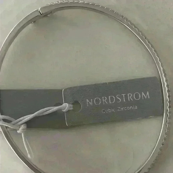 NWT Nordstrom Cubic Zirconia Bangle Bracelet - Picture 4 of 7